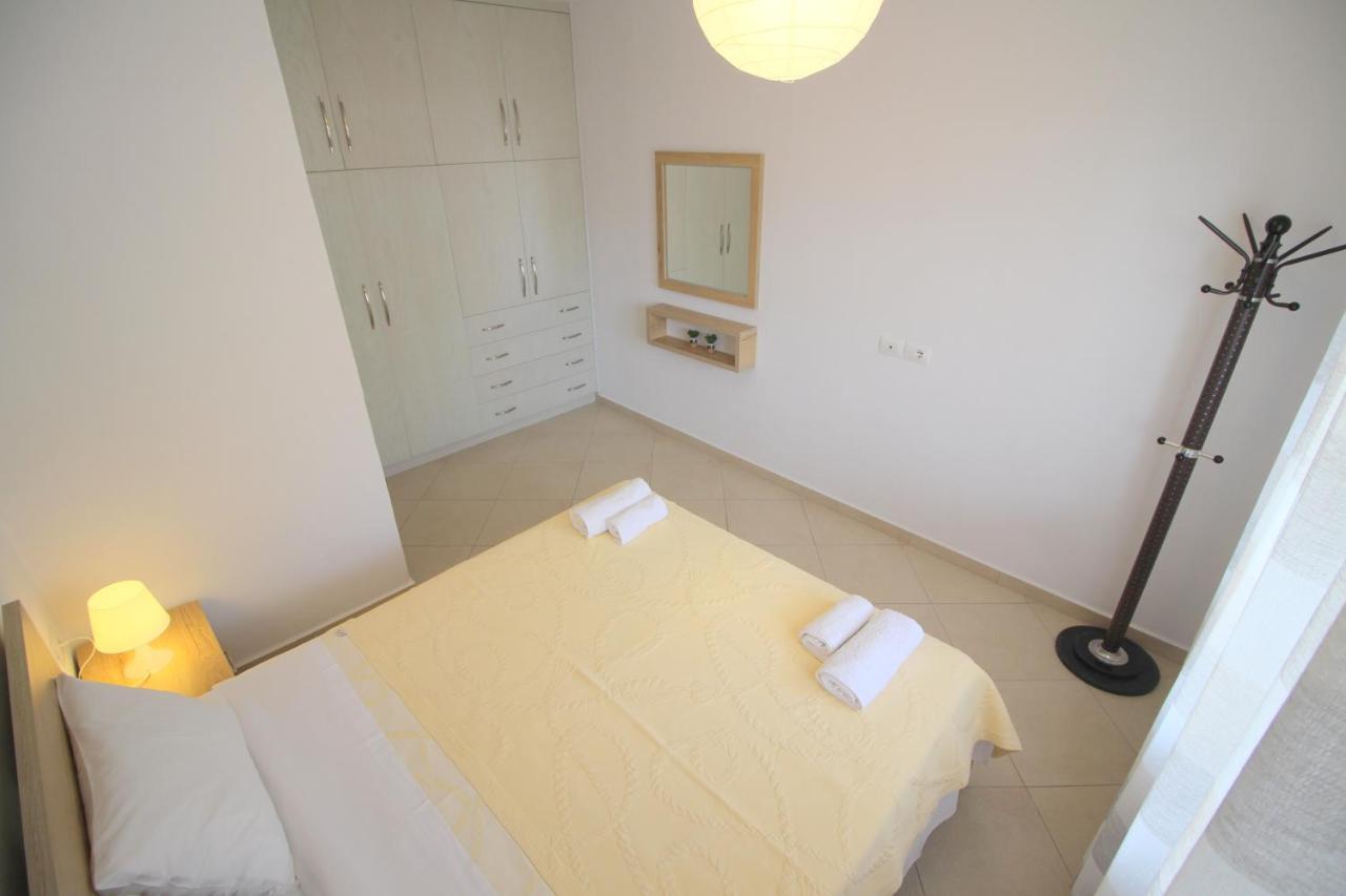 Kosta'S City Apartment Саранде Екстериор снимка