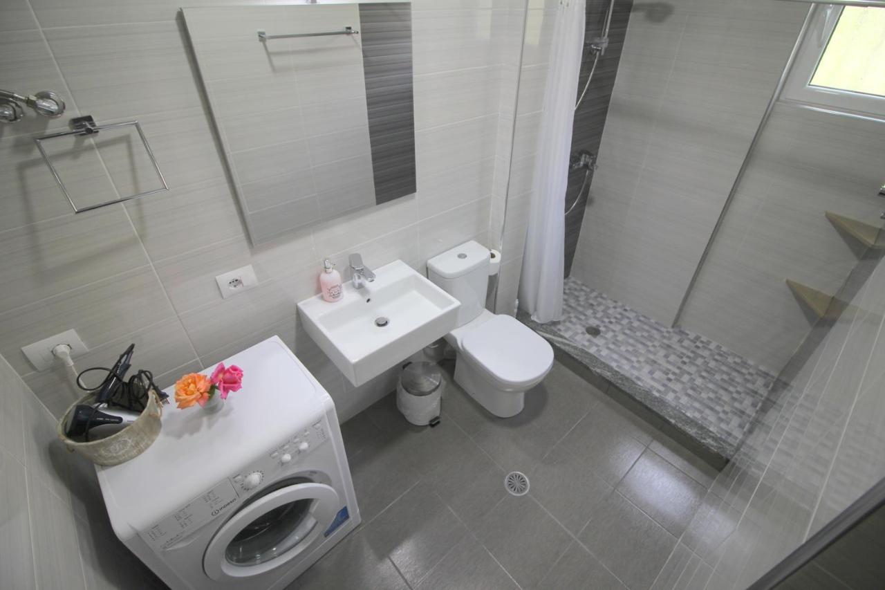 Kosta'S City Apartment Саранде Екстериор снимка