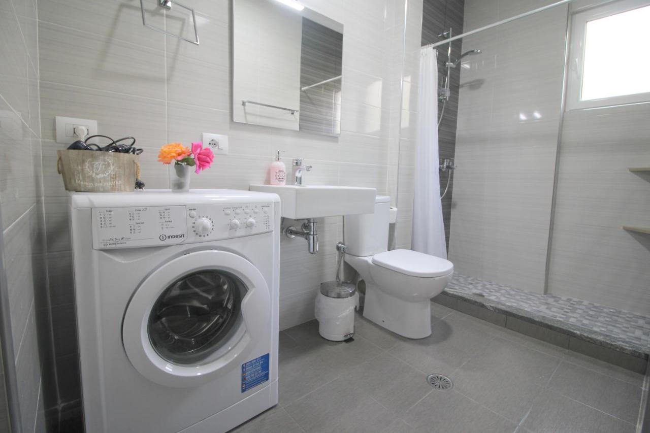 Kosta'S City Apartment Саранде Екстериор снимка